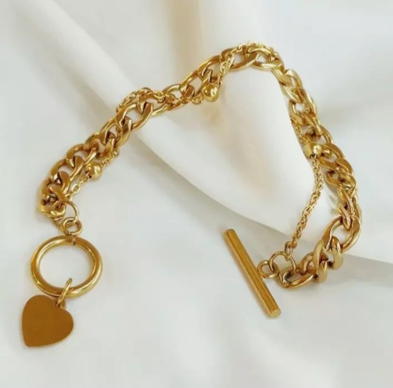 دستبند کارتیر دولاین با قفل تی و آویز قلب